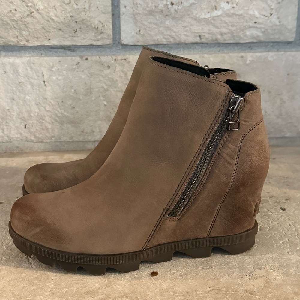 Sorel Wedge Bootie size 6.5